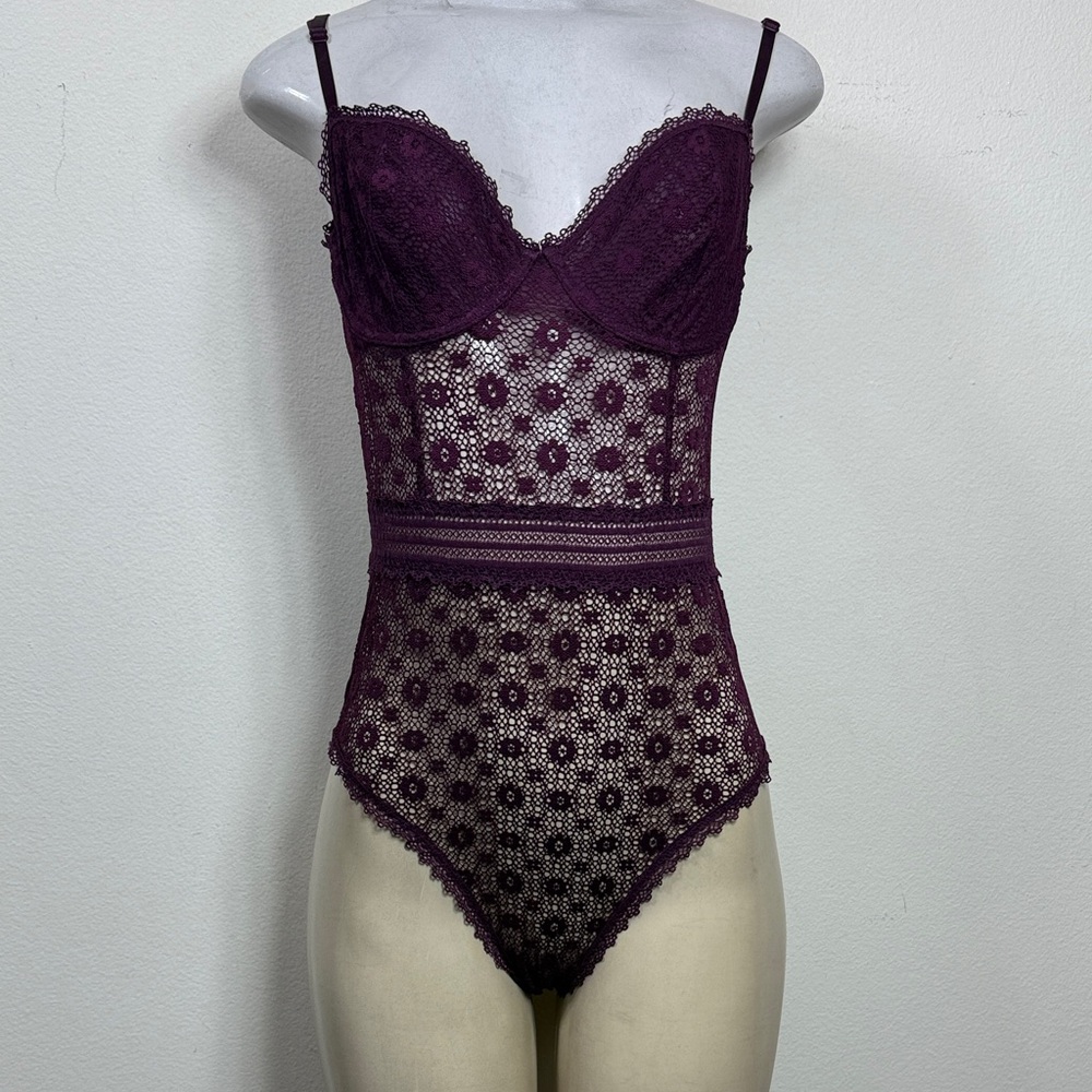 (H)Victoria's Secret purple lingerie bodysuit with maroon floral Stretch lace,M